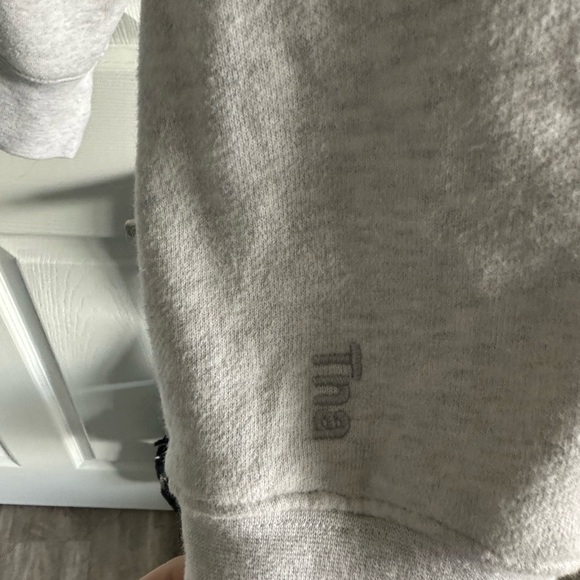 Aritzia TNA Boyfriend Crewneck - Picture 4 of 4